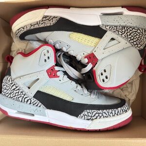 Air Jordans Spizike BG Y7/Womens 8/Mens 7